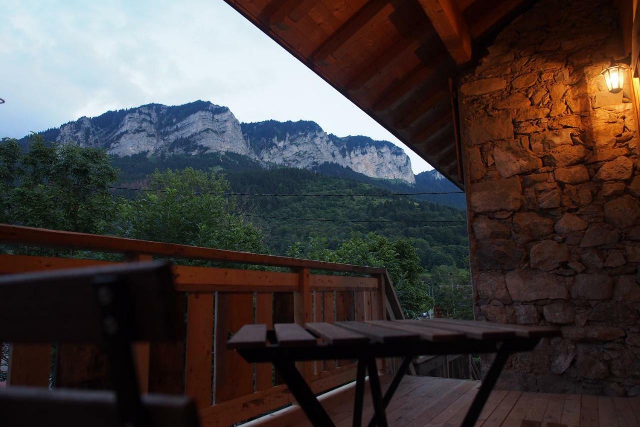 Chez Julie Bed & Breakfast Thollon-les-Memises Bagian luar foto